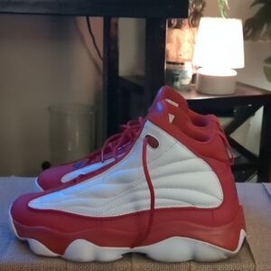 ❤️❤️Jordan Pro Strong BG.  Red and White